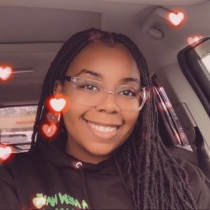 Meet your Posher, Shaina